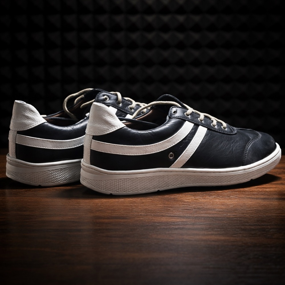 Sandro Moscoloni Men’s Black and White Low-Top Leather Sneakers